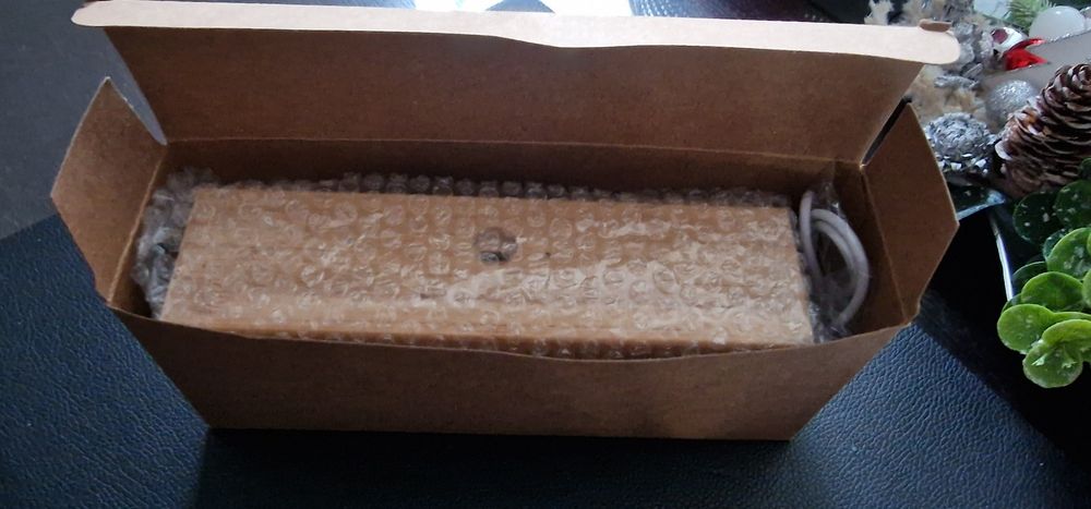 Ceas desteptator din bambus cu 3 alarme si incarcare wireless