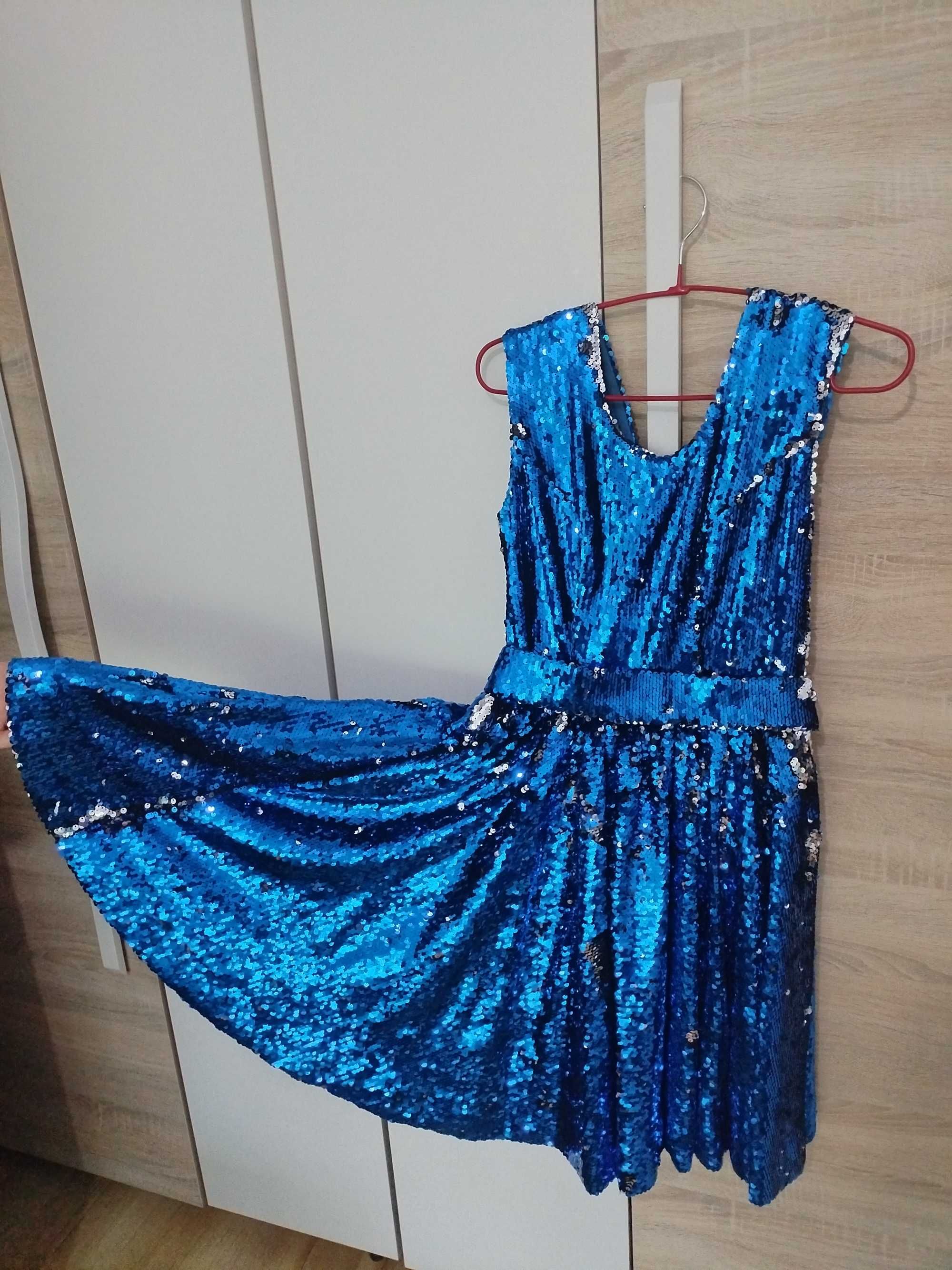 Rochie paiete albastra