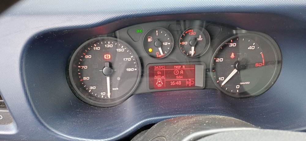 Iveco Daily  3.5T 35C18 Lift 750Kg