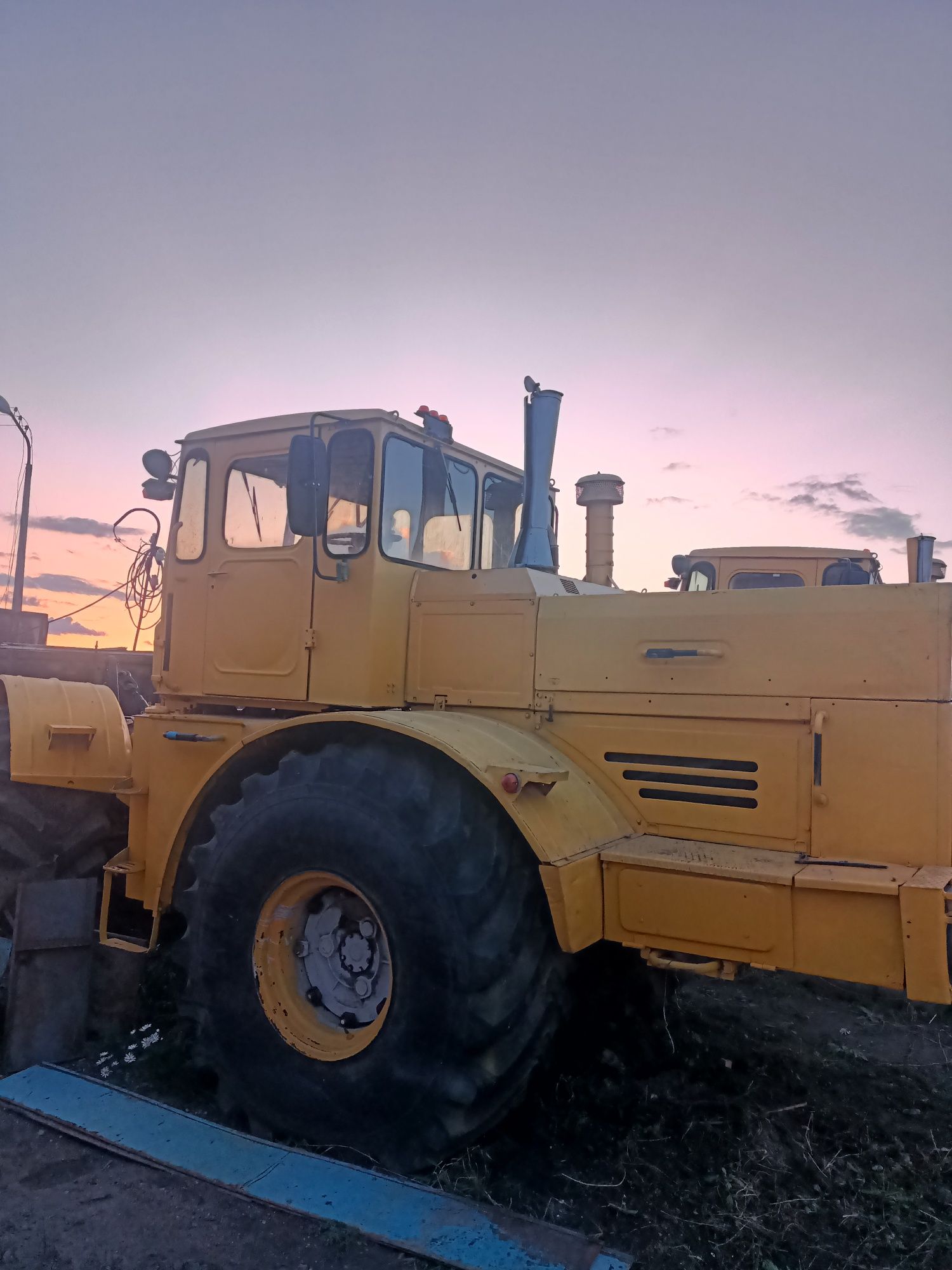Продам кировцы К700