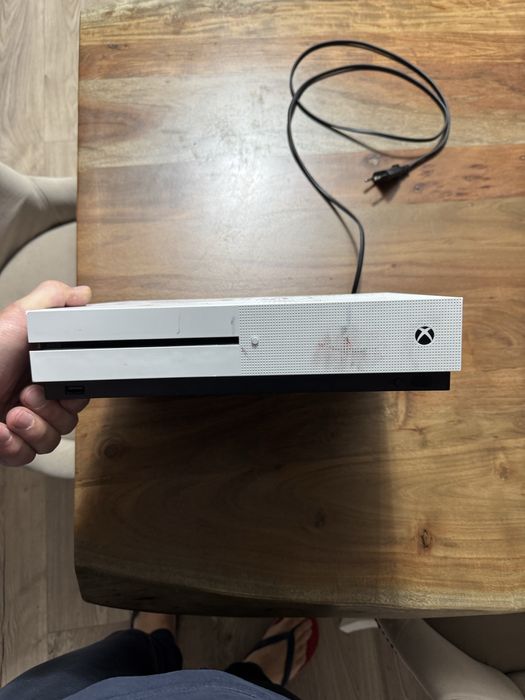 Controler Xbox alb si negru stare perfefta