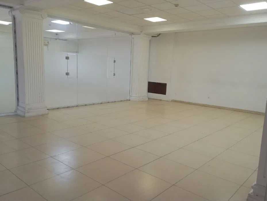 Бизнес центр на Юнусабаде (4 этажа + цоколь)