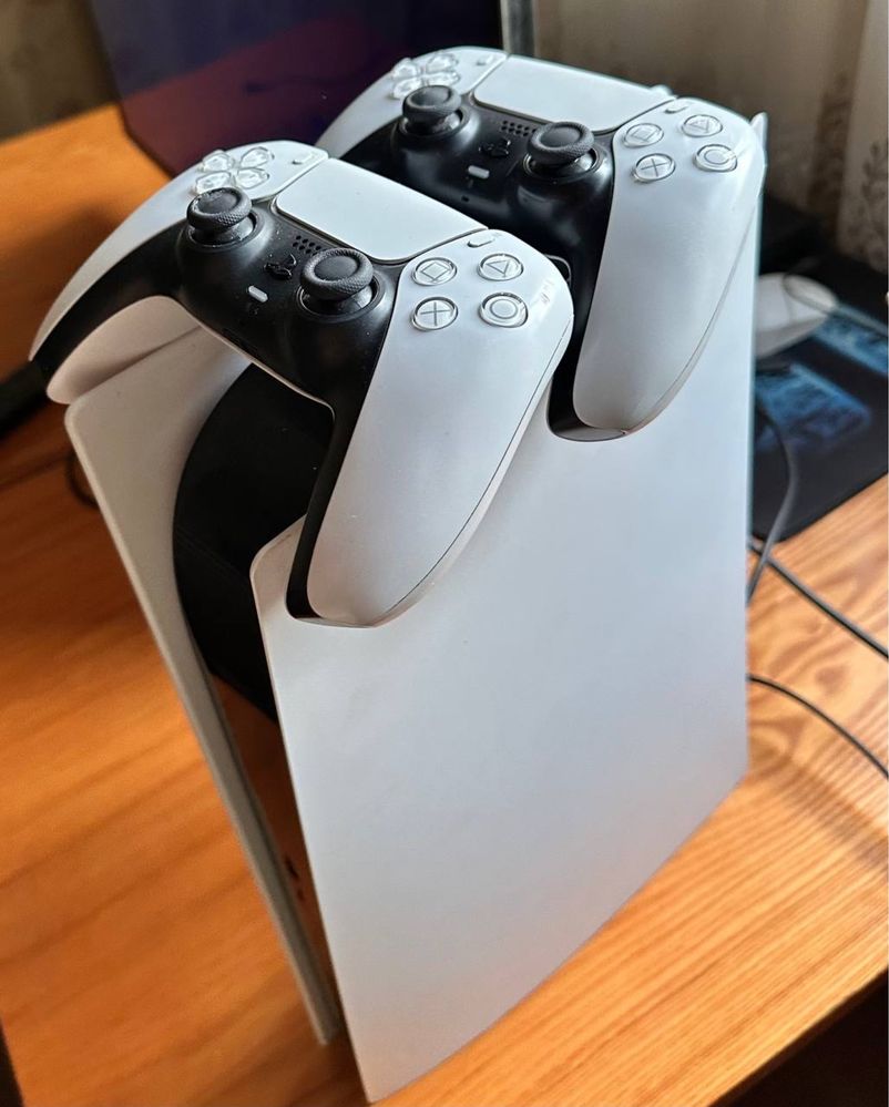 Игровая приставка Sony PlayStation 5 Digital Edition (без дисковода)