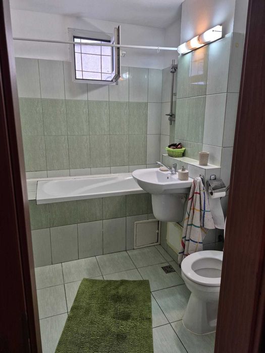 Proprietar inchiriez apartament 4 camere zona Micalaca str Voinicilor