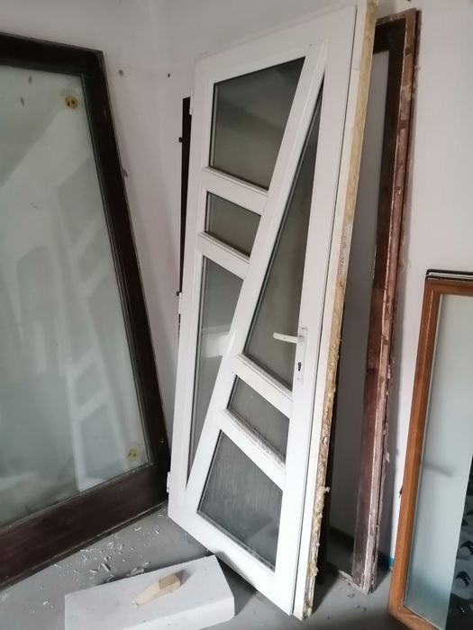 Vand termopane lemn masiv esenta tare oscilobatante produse in Austria