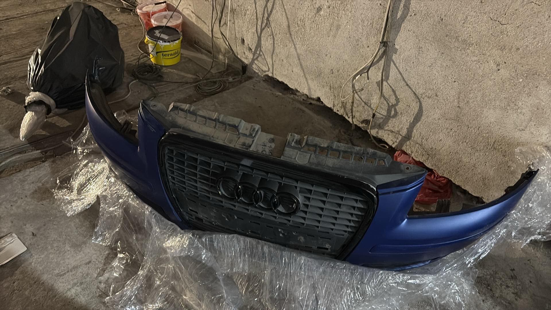 Audi A3 8P 2006 година предна броня