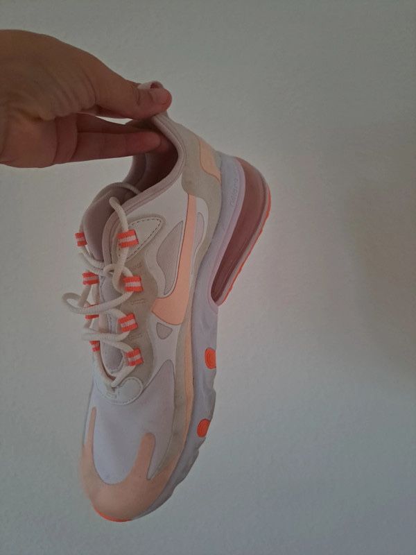 Дамски маратонки NIKE W AIR MAX 270 REACT, номер 39