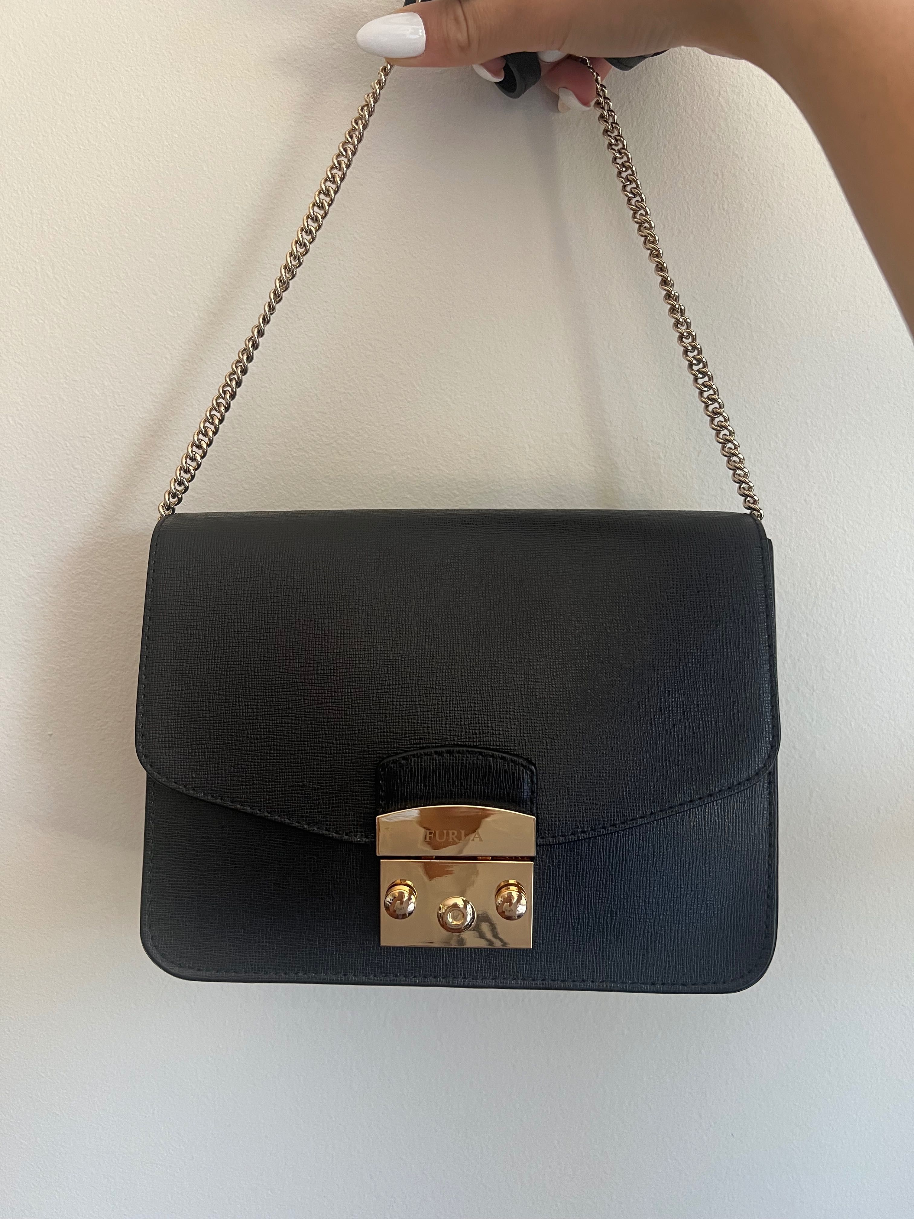 Чисто нова FURLA