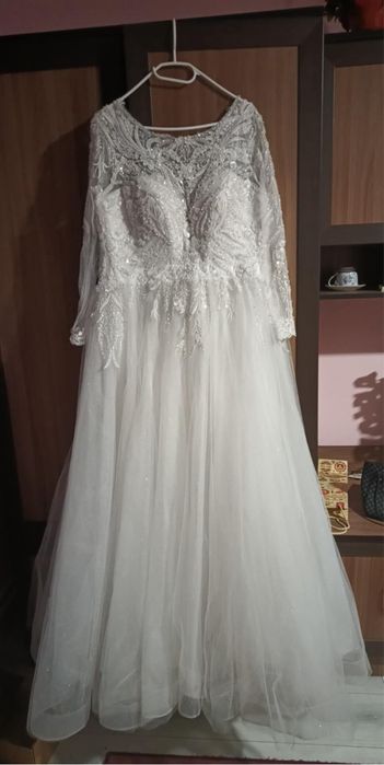Vand rochie de mireasa
