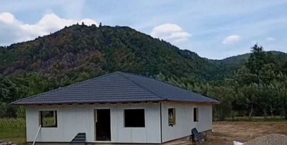 Facem case pe structura metalica în velite cu panouri sandviș facem or