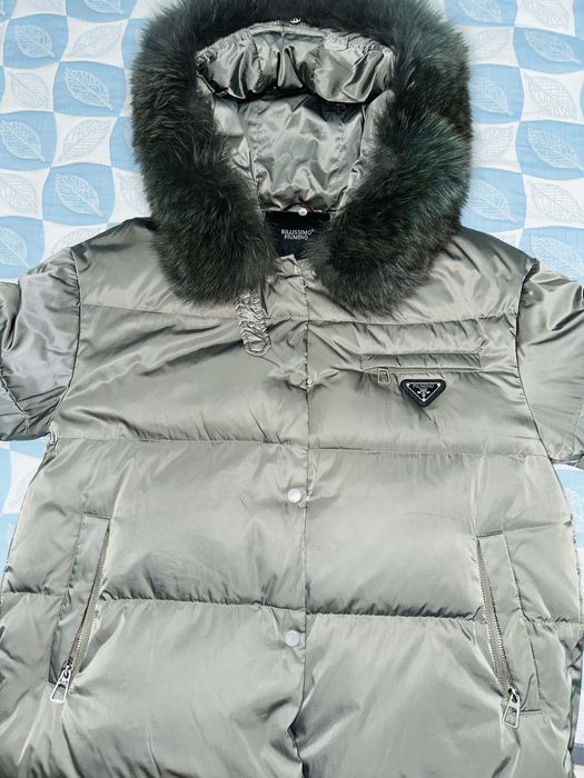 Продам зимний пуховик в расрочку