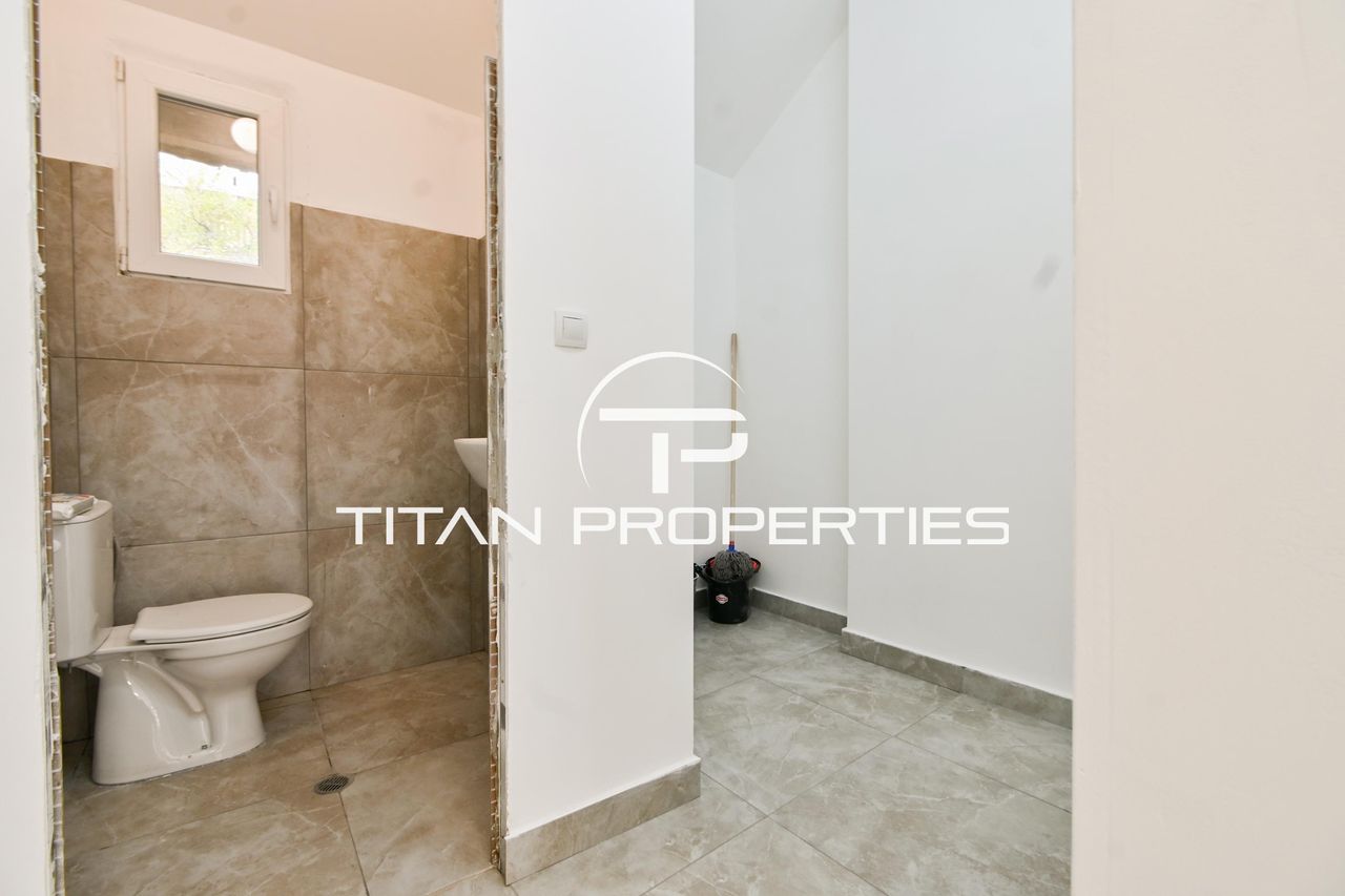 Продава се Заведение в София, Център - 70 кв.м за 1886 €/кв.м - Снимка #4