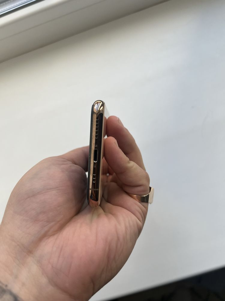 iPhone xs 64 гигабайт