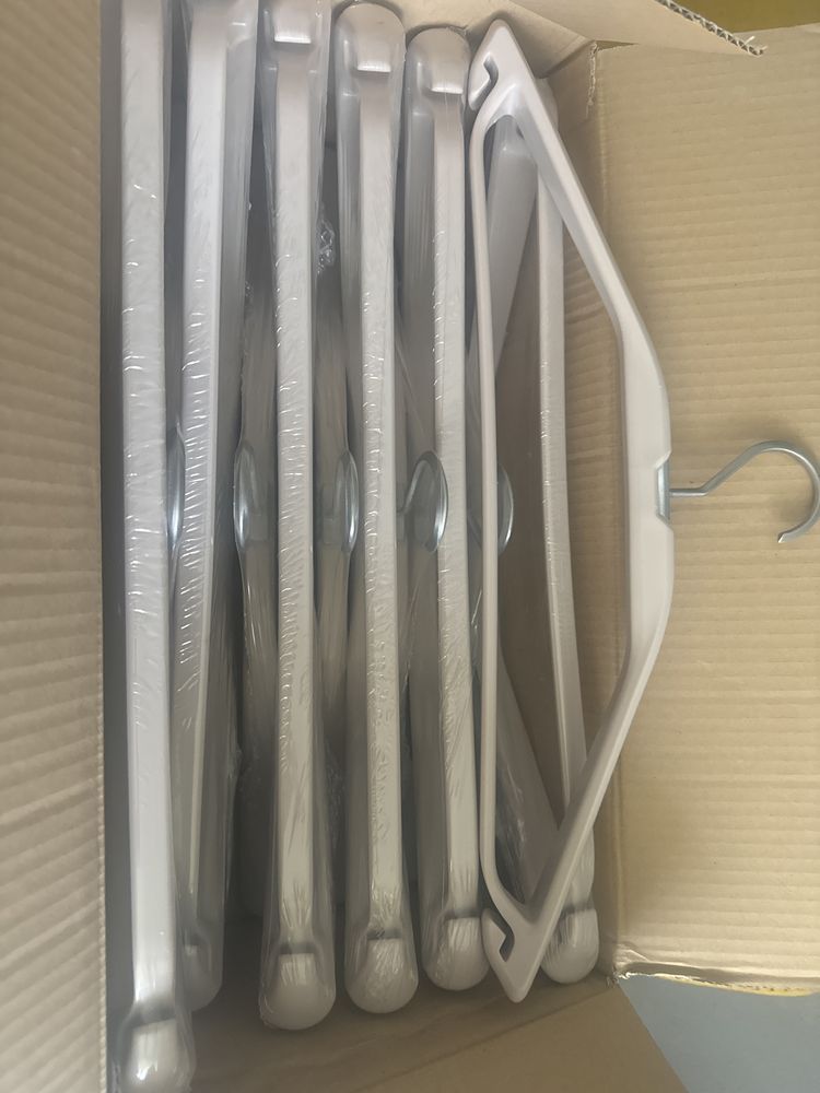 Umeras haine/ Umerase Foarte rezistente . Set 12 buc