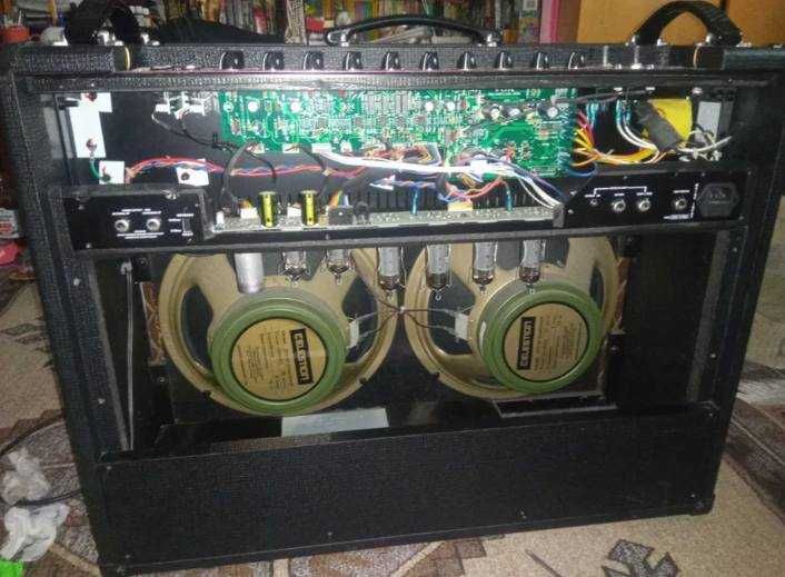 VOX AC 30 C2 (amplificator combo pentru chitară electrică)