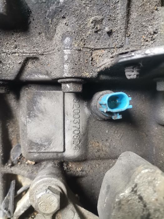 Cutie viteza manuala (6 vit man) cu codul 8200370824 1.9 DCI