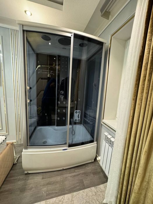 Dush kabina 2 kishilik zor sastayanada srochna sotiladi