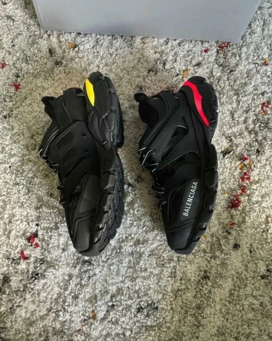 Balenciaga track led