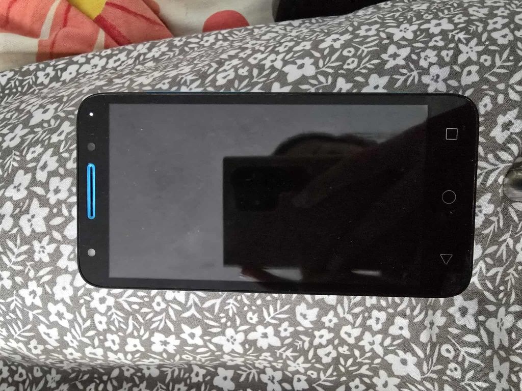 Мобилен телефон alcatel