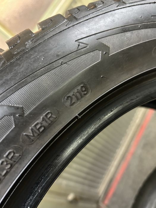 215/55/17 Goodyear Ultra Grip Performance Gen 1 Зимни 4 броя 9 мм