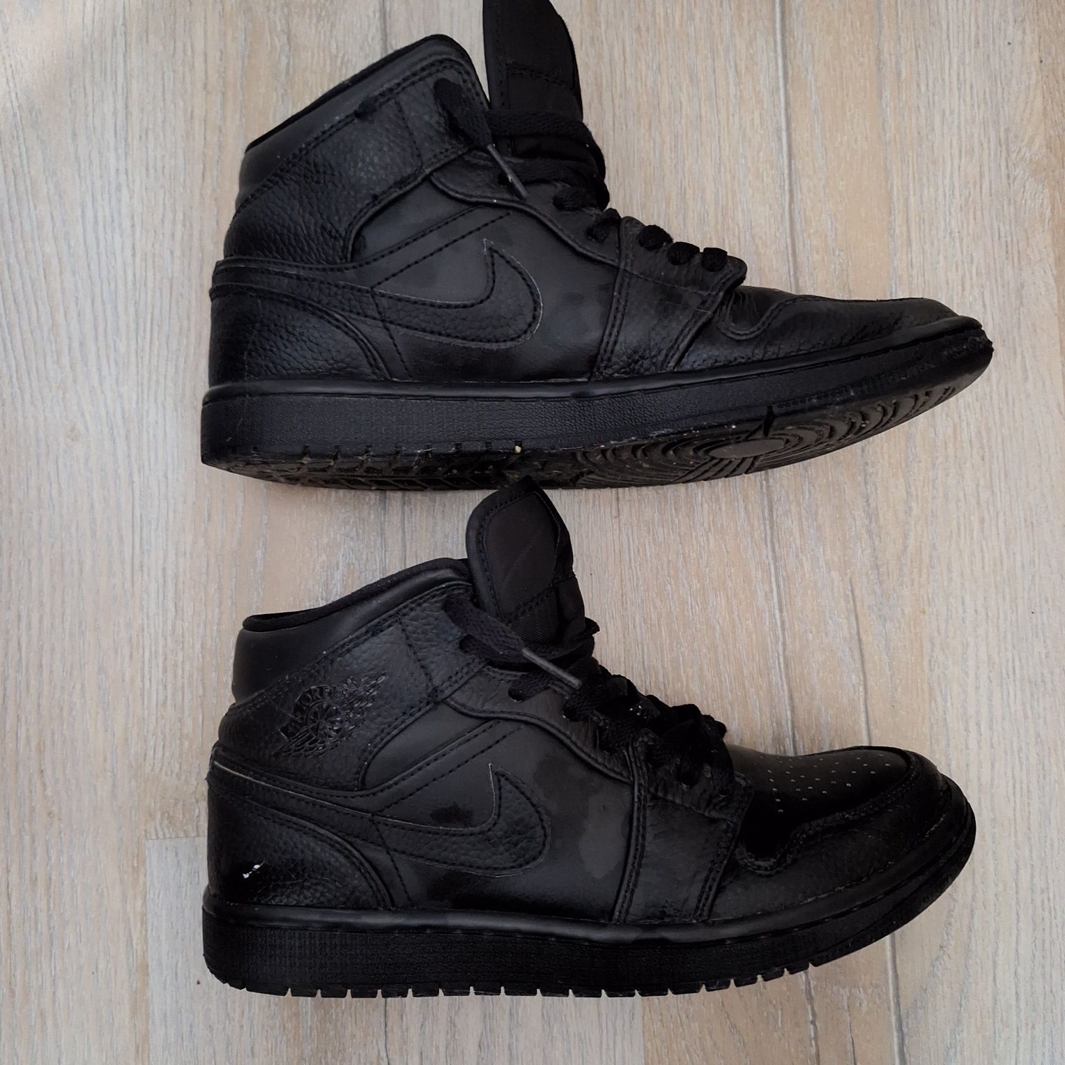 jordan 1 mid , black