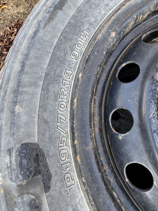 Диск покрышкамен