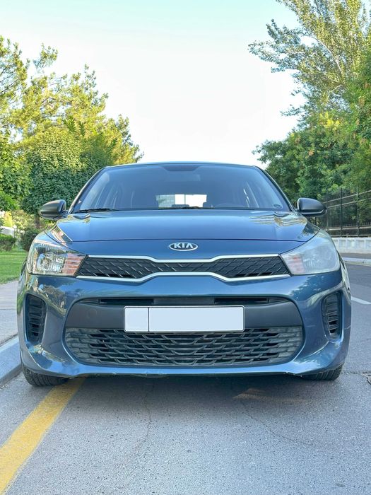 Продается Kia Rio 2018г (65,375 тыс пробег) Цвет Синий Дымчатый