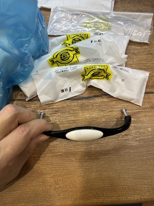 Фурнитура, ручки для кухни 250 тг.