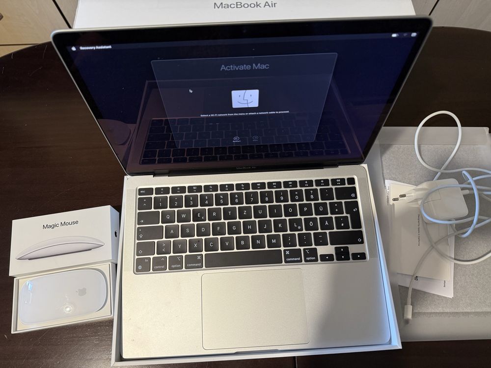 MacBook M1 13” (2020) + Magic Mouse 3
