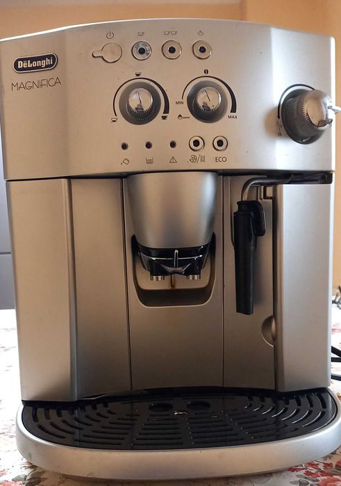 DeLonghi  MAGNIFICA - за кафе на зърна, за мляно кафе, за капучино