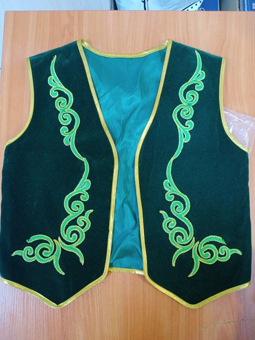 Продам жакет для мальчика