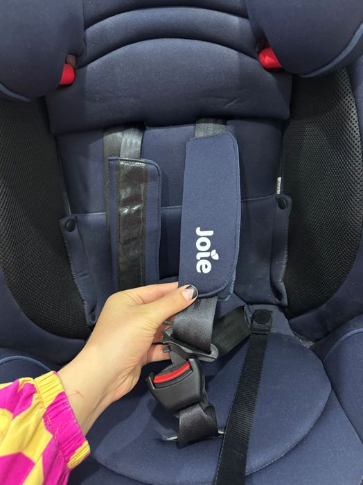 Автокресло сотилади