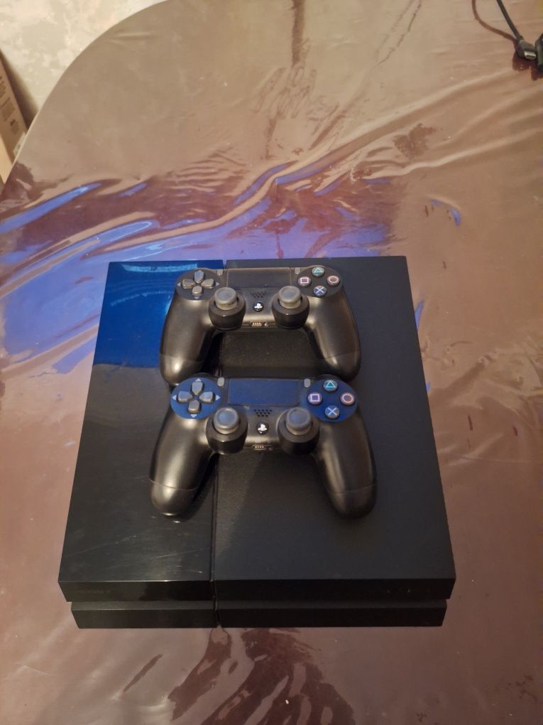 Продаю Sony PlayStation 2TB 6.82 2 оригинал джойстика