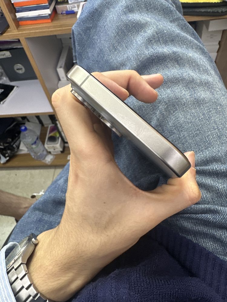 iphone 15pro Max ZAA