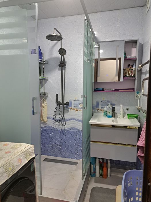 Продаётся 4 комнатная квартира