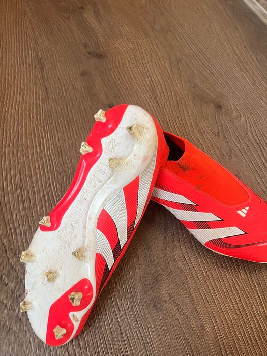 Ghete de fotbal predatoare