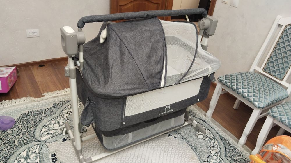 Манеж кровать с электрическим маятником