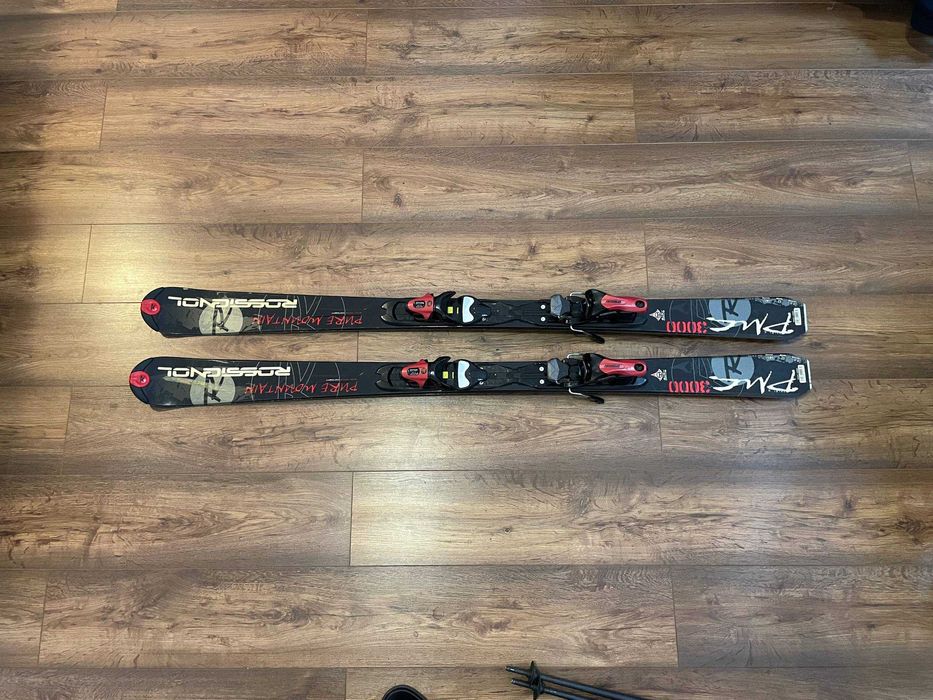 Schiuri ROSSIGNOL - 146cm (cu bastoane)