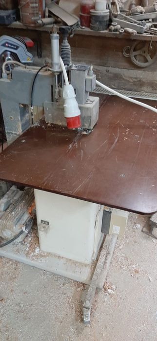 Vând masina aplicat cant