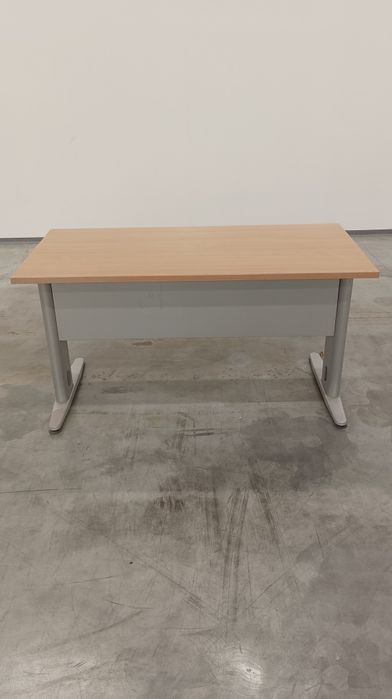 Офис бюра работни бюра плотове и крака