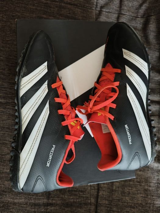 Pantofi sport Adidas Predator 42,5