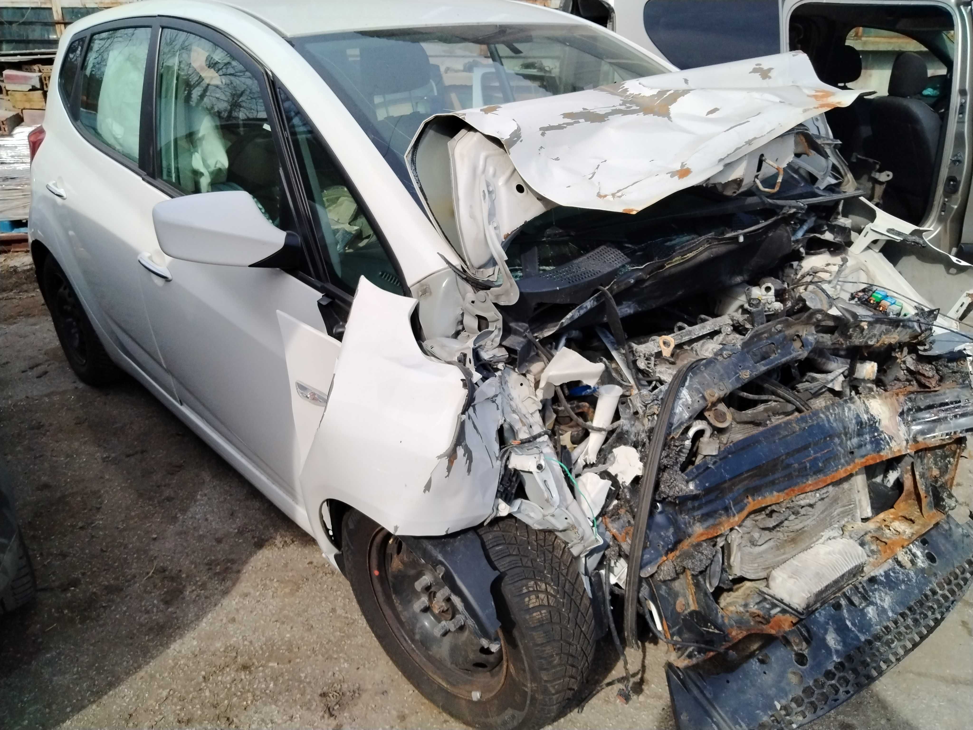 Hyundai IX20 1.6i 125 к.с. на части