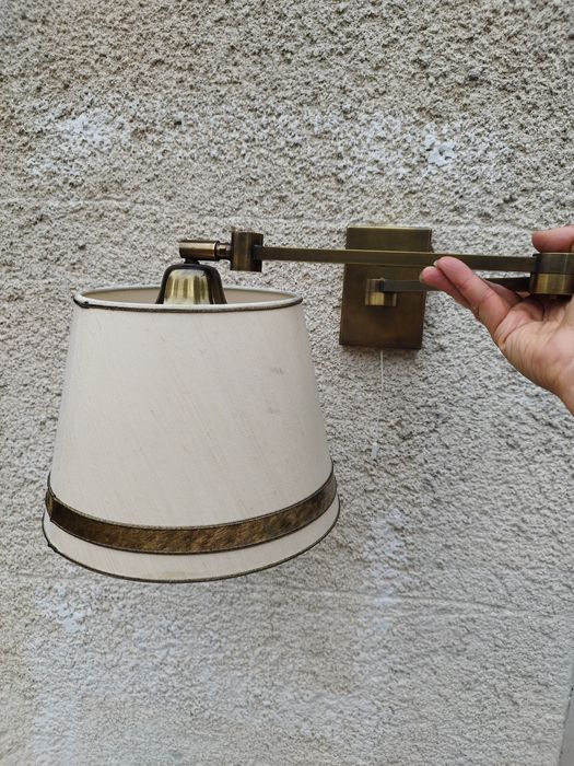 АНТИКВАРНА месингова стенна лампа с двойно чупещо се рамо