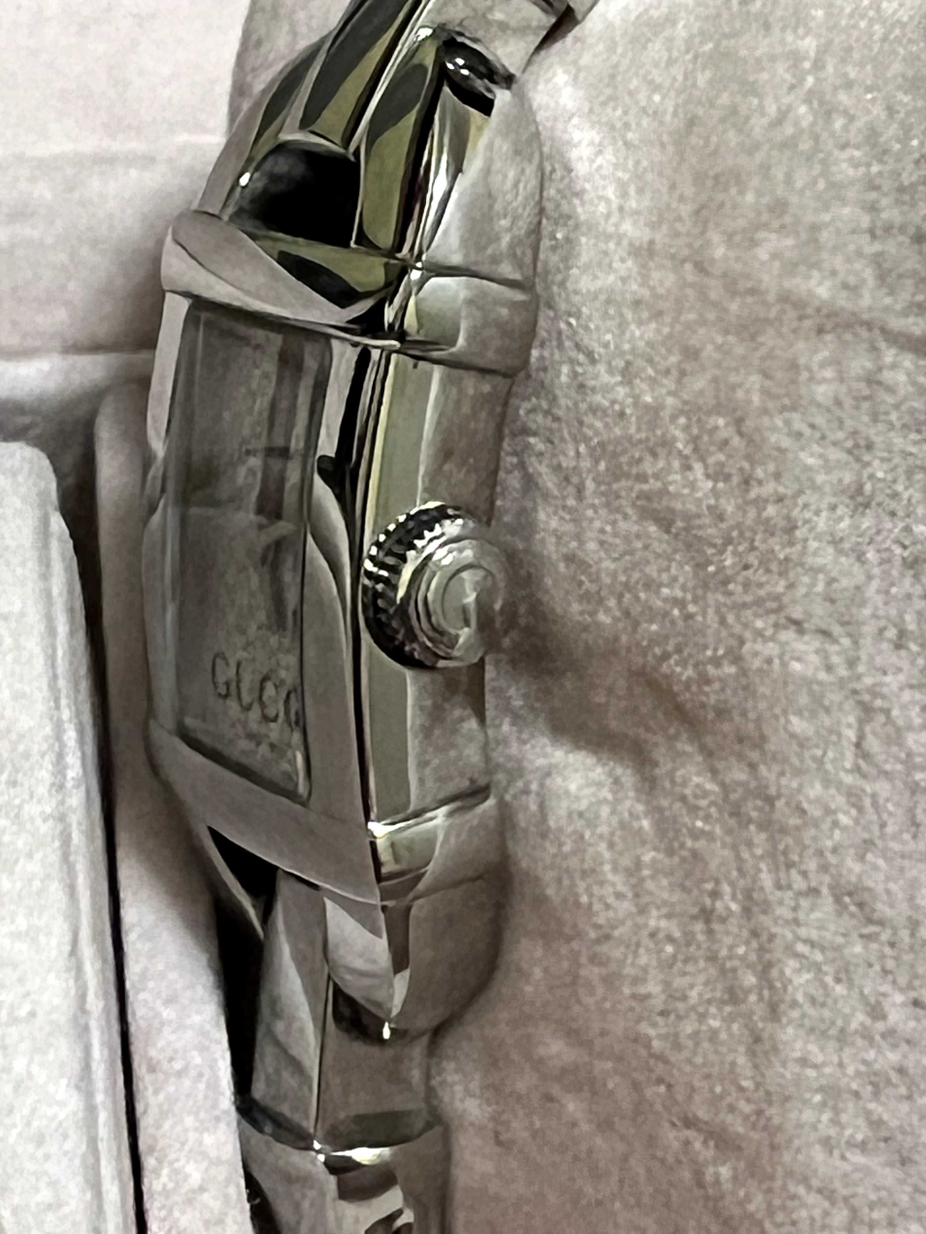Продавам дамски часовник Gucci