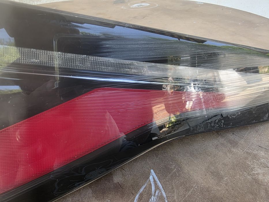 Land Rover Discovery facelift 2023 десен стоп 21-