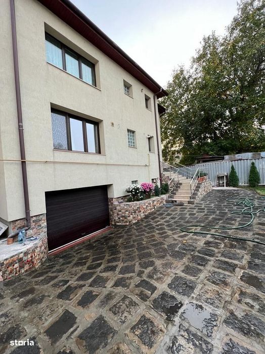 Vila D+P+E+M, 700 EUR/mp, zona centrală, strada Eroilor