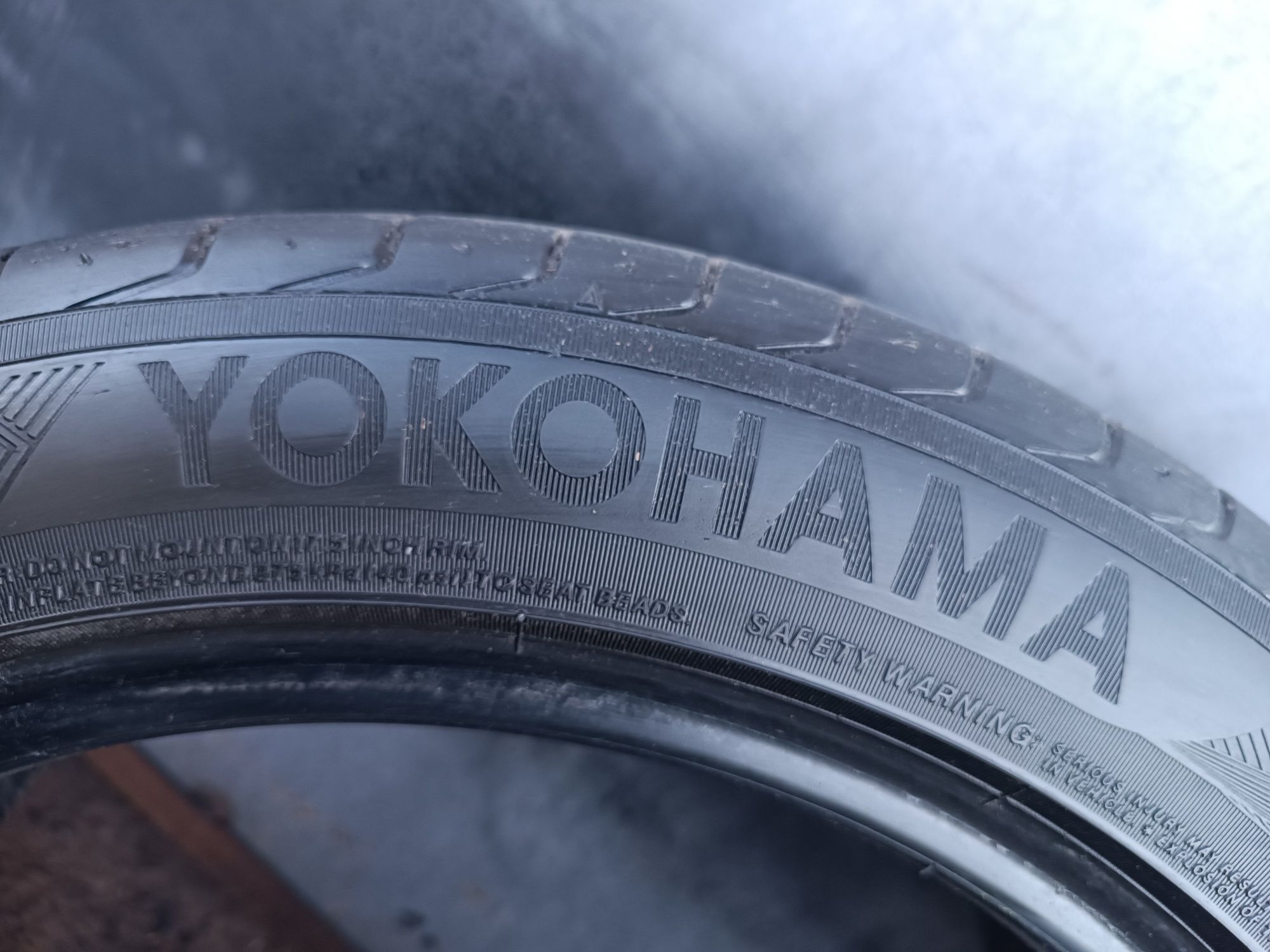 245/45/17 Yokohama