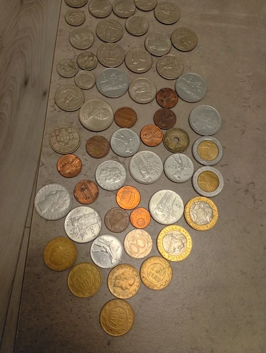 Monede,monezi la schimb sau de vânzare .