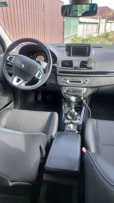 Vând Renault Megane 3 2012 1.5dci 110cp Ediția BOSE 4000€ Negociabil