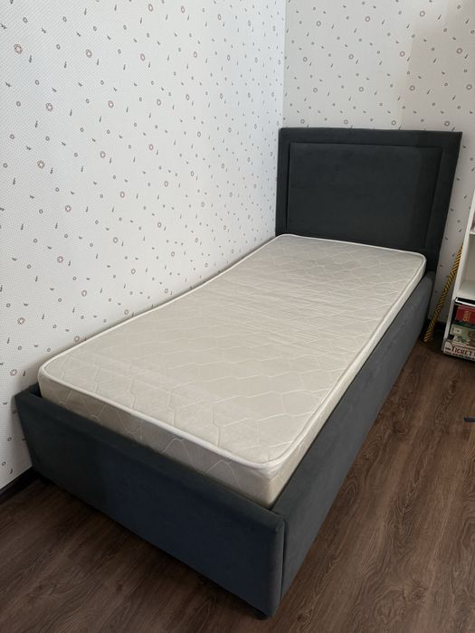 Продам кровать односпальную